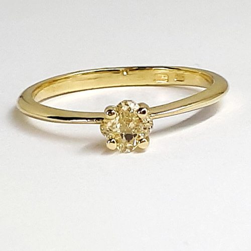 0.39ct briliánssal díszített arany gyűrű
